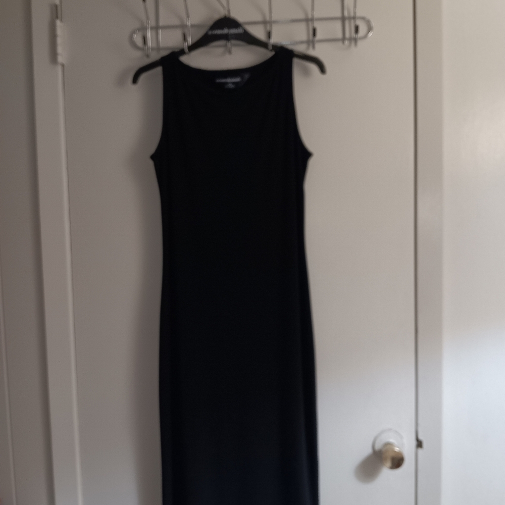 Black Dress - Picture 4 of 4